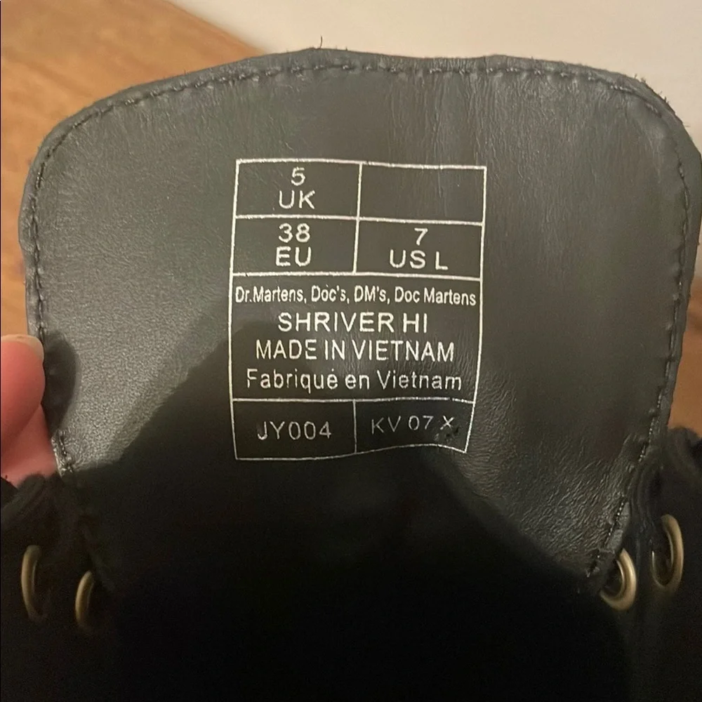 New Dr. Martens Black Combat Boots with Chunky Sole Size 7 - Picture 5 of 5